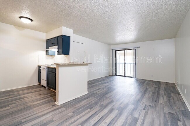 Foto del edificio - 2756 N Charles Ave