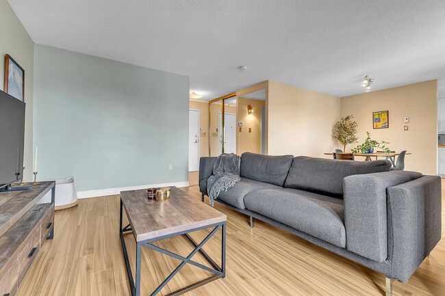 Building Photo - 259 Rue Champlain