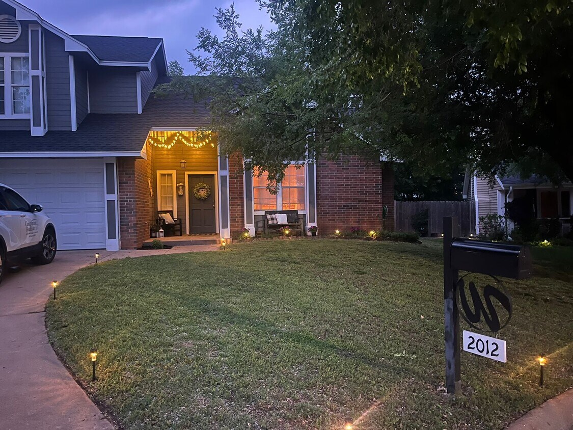 Primary Photo - 2012 Karr Ct
