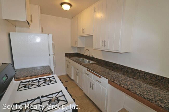 Building Photo - 4760 Kansas St