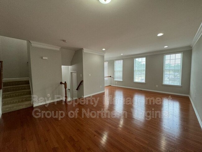 Building Photo - 25571 America Square