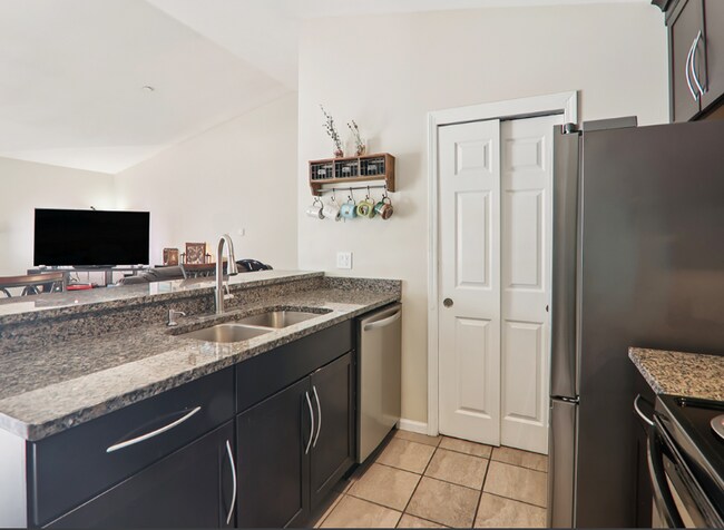 Foto del edificio - 1374 Cunat Ct