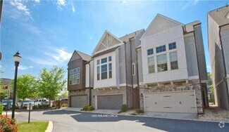 Building Photo - 1005 Kirkland Circle