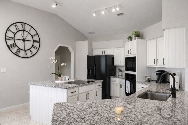 Building Photo - 2409 Sweetwater Blvd