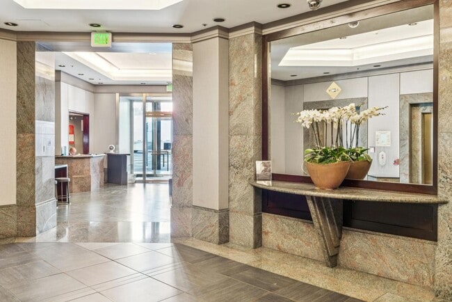 Building Photo - 300 3rd St