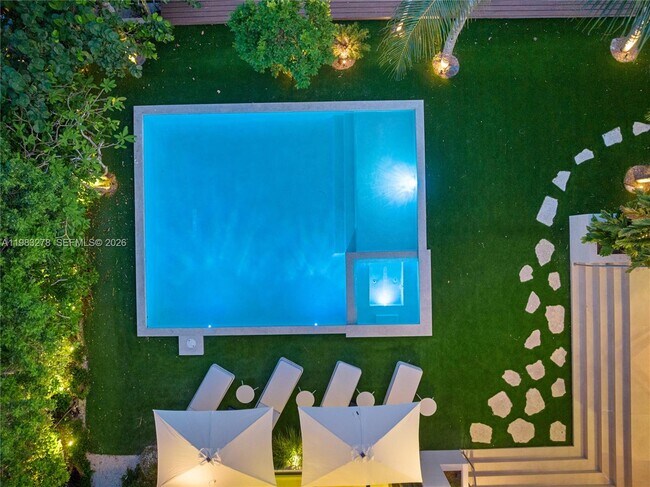 Foto del edificio - 1200 NE 87th St