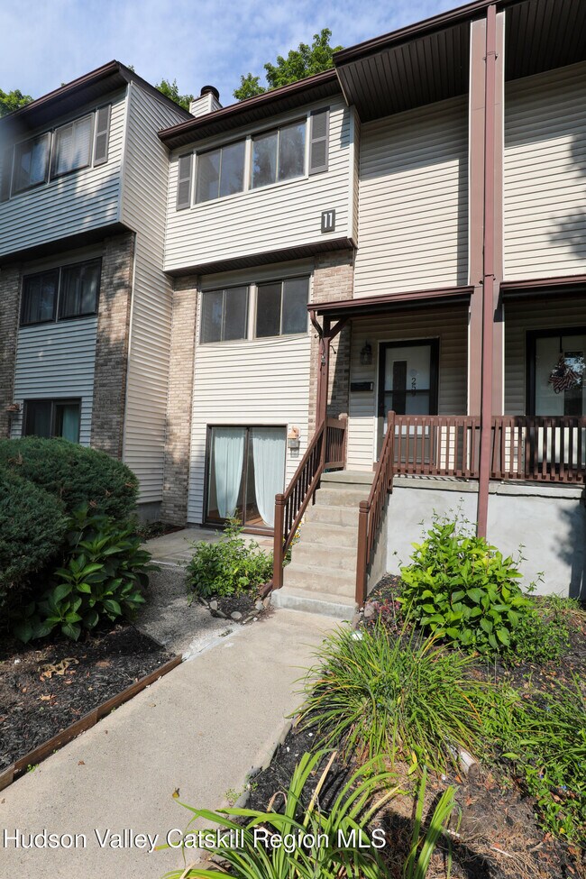 Building Photo - 259 Village Ct