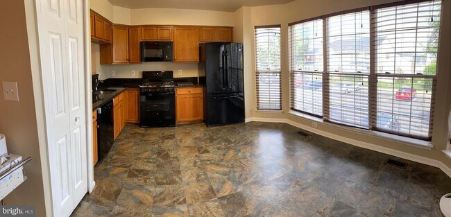 Building Photo - 9271 Kristy Dr