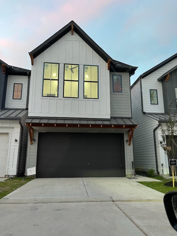 Building Photo - 9024 Wellspring Dr