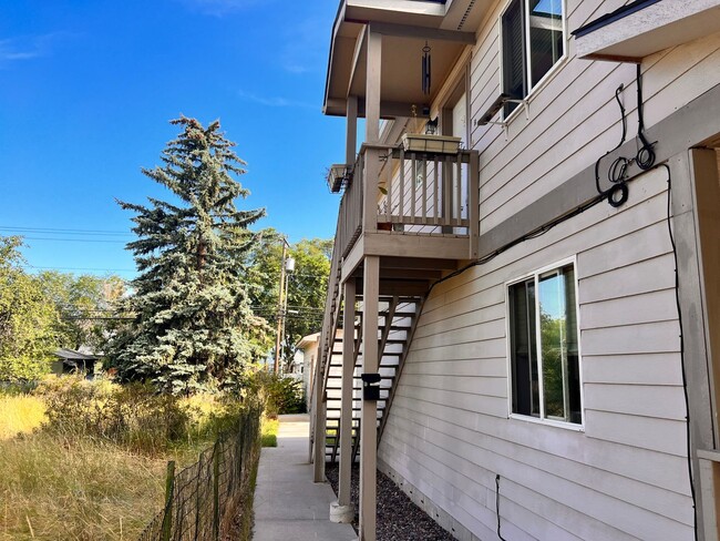 Building Photo - 1918 S 5th St W