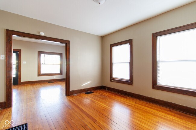 Foto del edificio - 6363 Guilford Ave