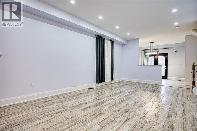 Building Photo - 20 Goldeye Dr