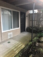 Building Photo - 3601 NE 73rd Pl