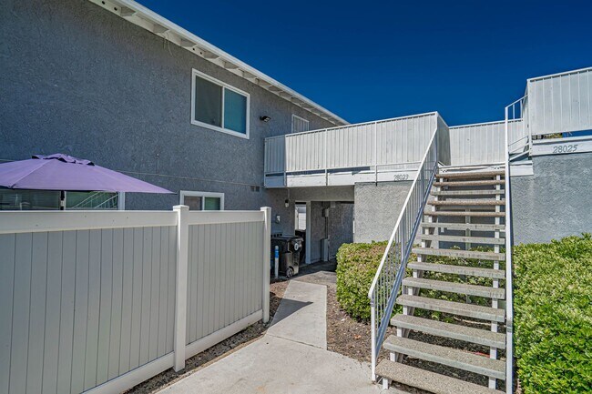 Foto del edificio - 2 Bedroom Condo for Rent in Saugus!