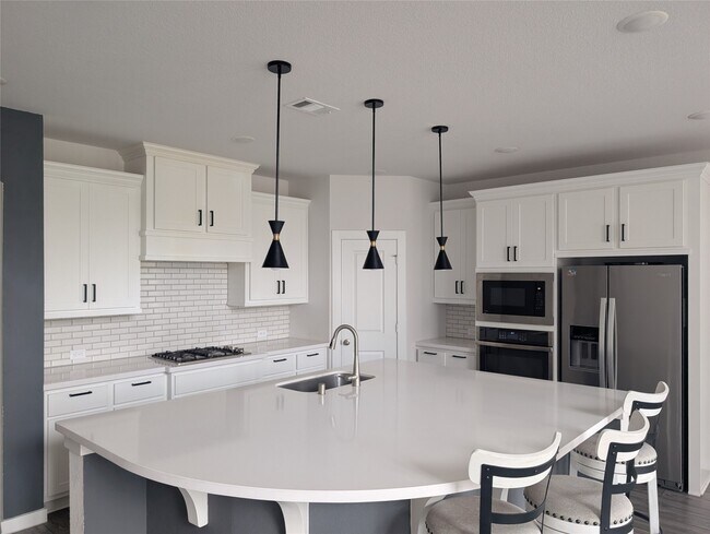 Building Photo - 16826 Beechwood Forest Way