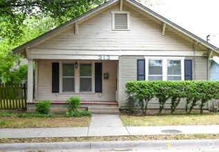 Building Photo - 313 Egan St