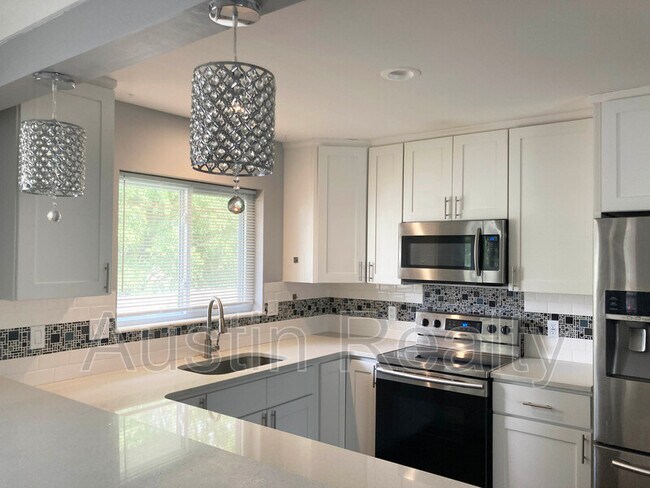 Building Photo - 504 Wren Ave