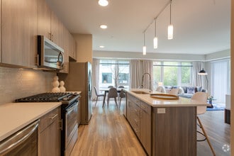2BR, 2BA - 444 Social