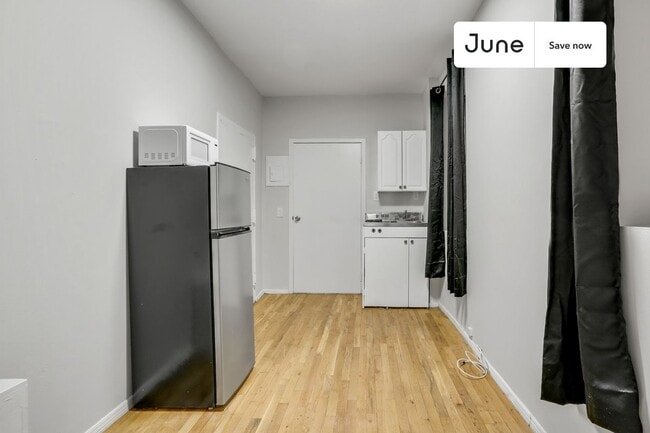 Foto del edificio - 248 W 64th St