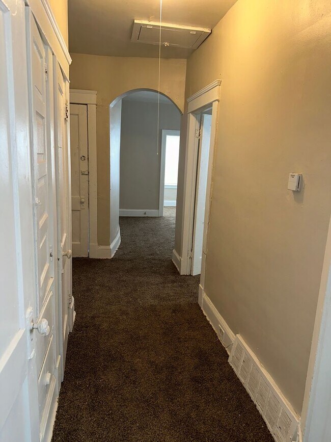 Building Photo - Nice Cossey apartment