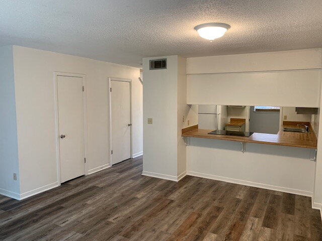 Foto del edificio - Charming 2-Bed Townhouse Retreat in Fort W...