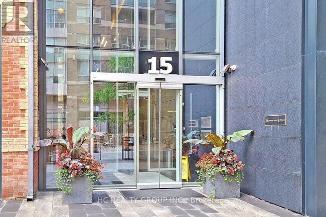 Building Photo - 15 Grenville St