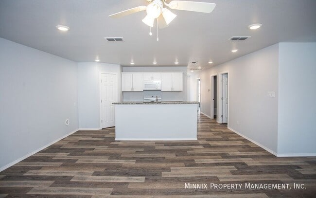 Building Photo - 5607 Kemper St