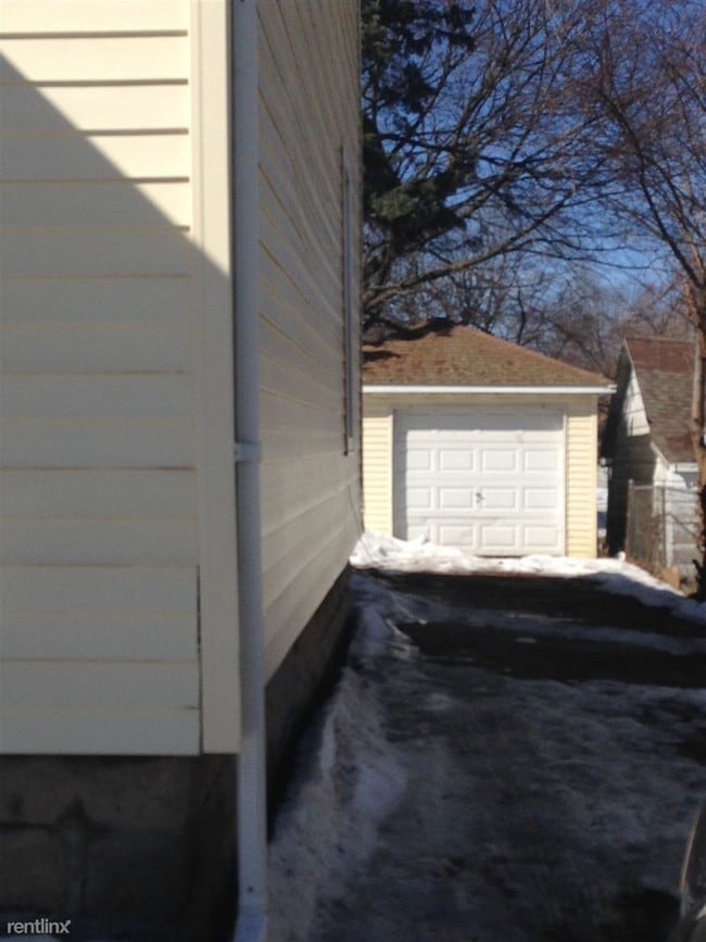 Building Photo - 314 N Gorham St
