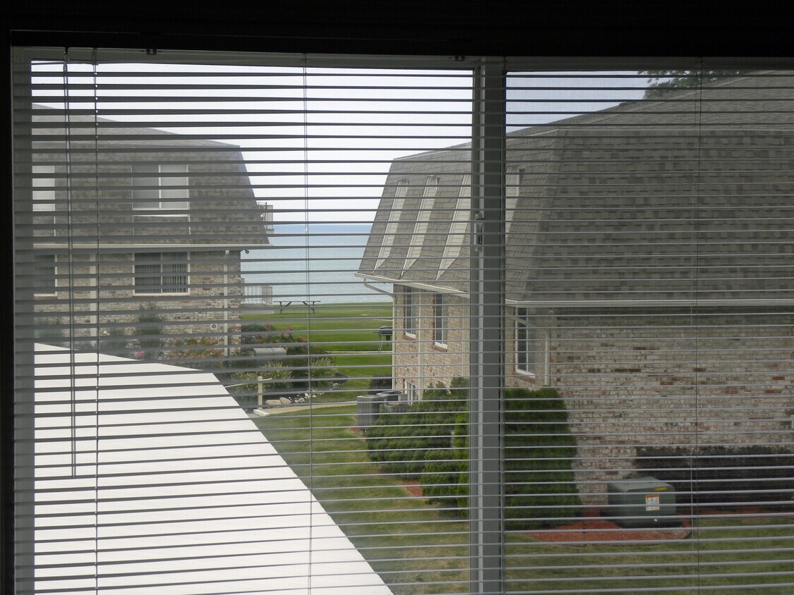 3626 Lakeshore Dr Unit K11, Saint Joseph, MI 49085 Condo for Rent in