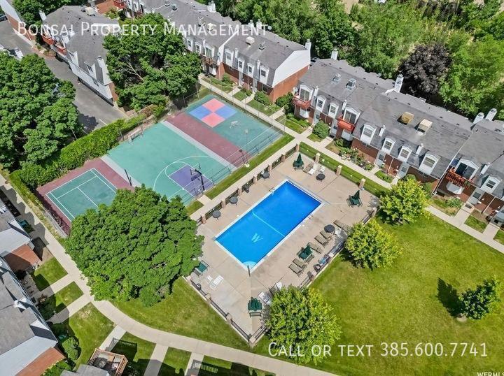 Primary Photo - Townhome in Sandy