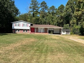 Building Photo - 1060 NC-41