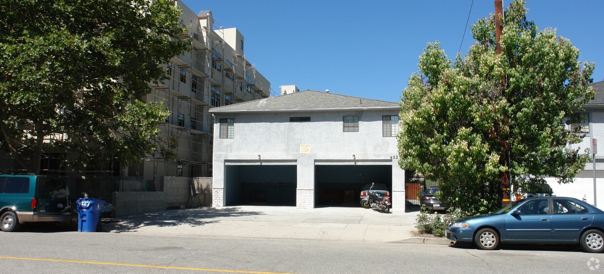 Primary Photo - 4227 Dixie Canyon Ave