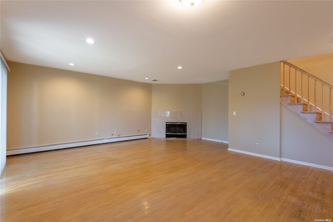 Building Photo - 26 Pequot Ave