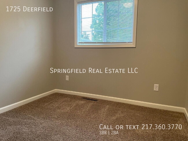 Building Photo - 1725 Deerfield-