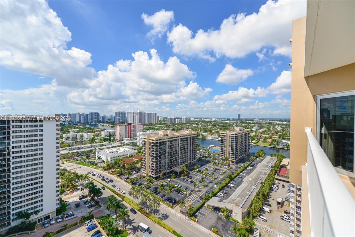 Foto principal - 1980 S Ocean Dr