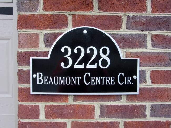 Foto del edificio - 3228 Beaumont Centre Cir