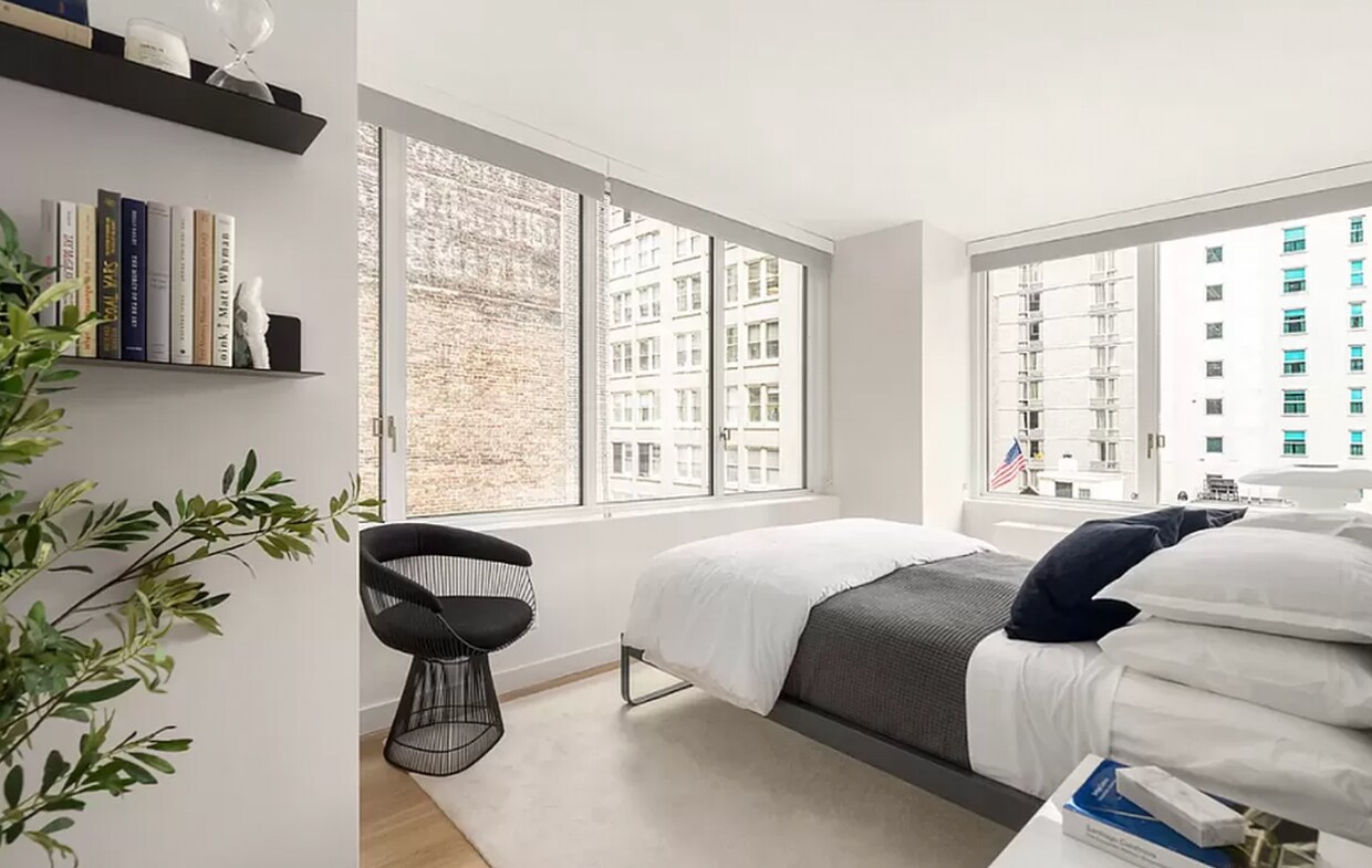 Foto principal - 63 W 37th St