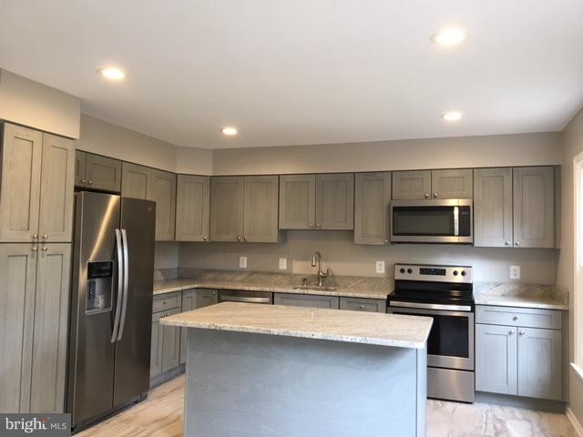 Foto del edificio - 7423 Chummley Ct