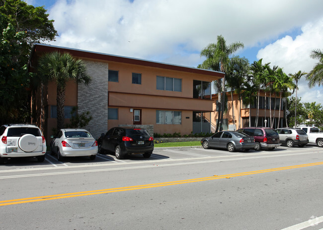 Building Photo - Capri Apartments