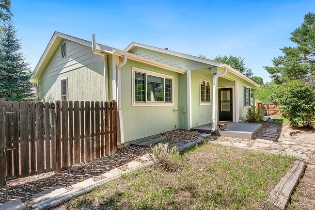 Building Photo - 807 Coronado Ave