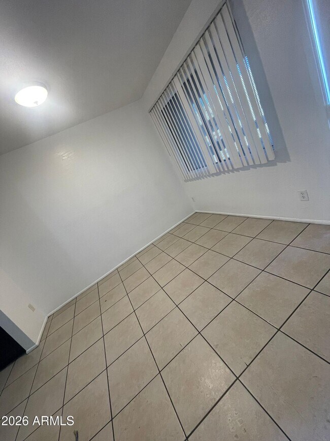 Foto del edificio - 2666 N 43rd Ave
