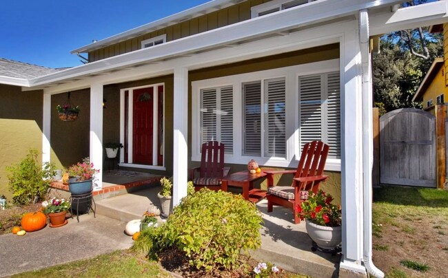 Building Photo - Beautiful 4 Bedroom Home Near Sweeney Ridg...