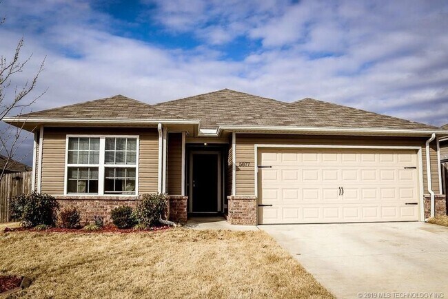 Foto del edificio - Bixby Beaut! Available April!