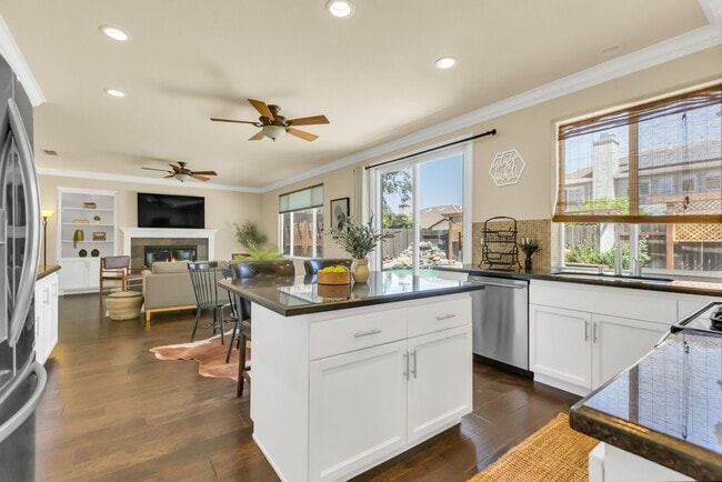 Building Photo - Summer retreat all year! Lovely Roseville Pool Home