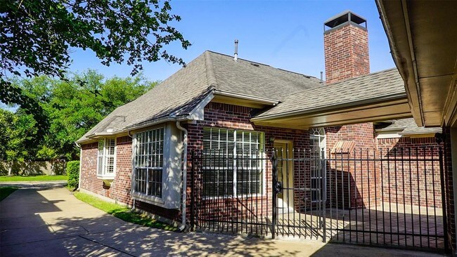 Building Photo - 3127 Castlewind Dr