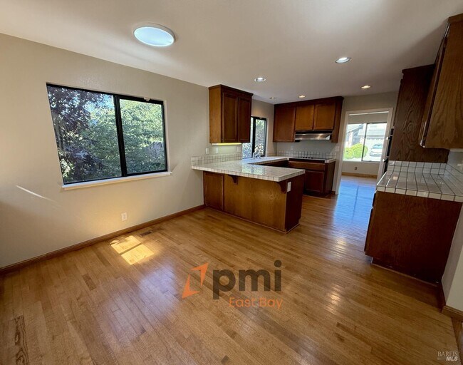 Foto del edificio - 2209 Ascot Pkwy