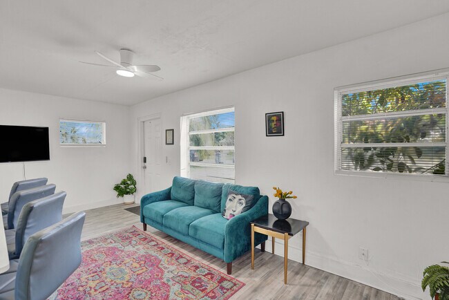 Foto del edificio - 7871 Terrace Rd