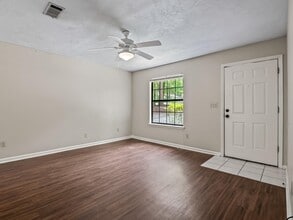 Building Photo - 8760 Minnow Creek Dr
