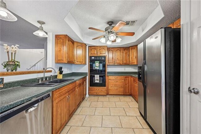 Foto del edificio - Three Bedroom Three Bathroom