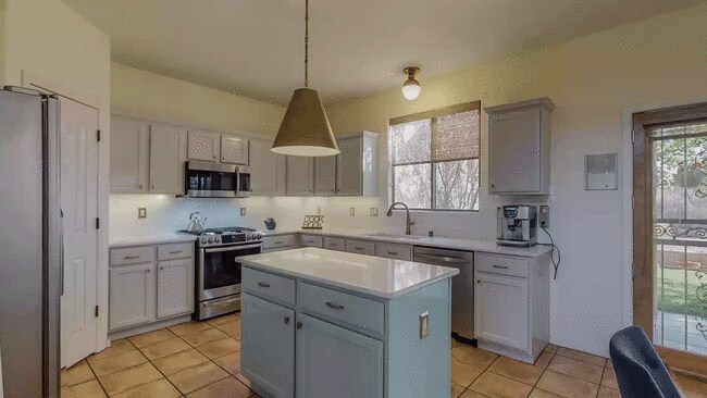 Cook's Kitchen - 10809 Chicobush Dr NW